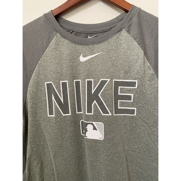 The Nike Tee Dri Fit Men Size S Shirt Gray MLB Baseball 3/4 Sleeve Athletic Cut - Picture 2 of 6